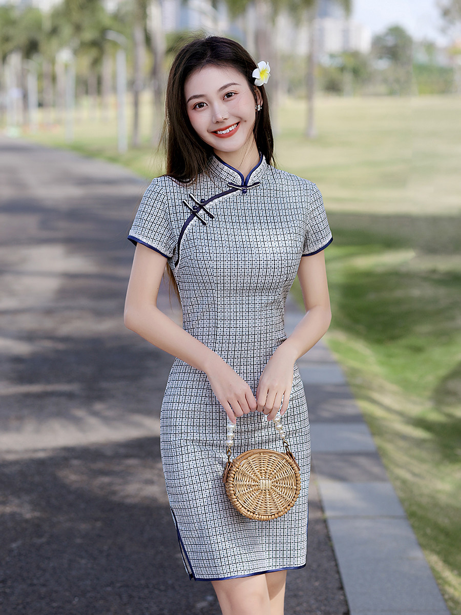 学生年轻少女款格子复古性感中式旗袍