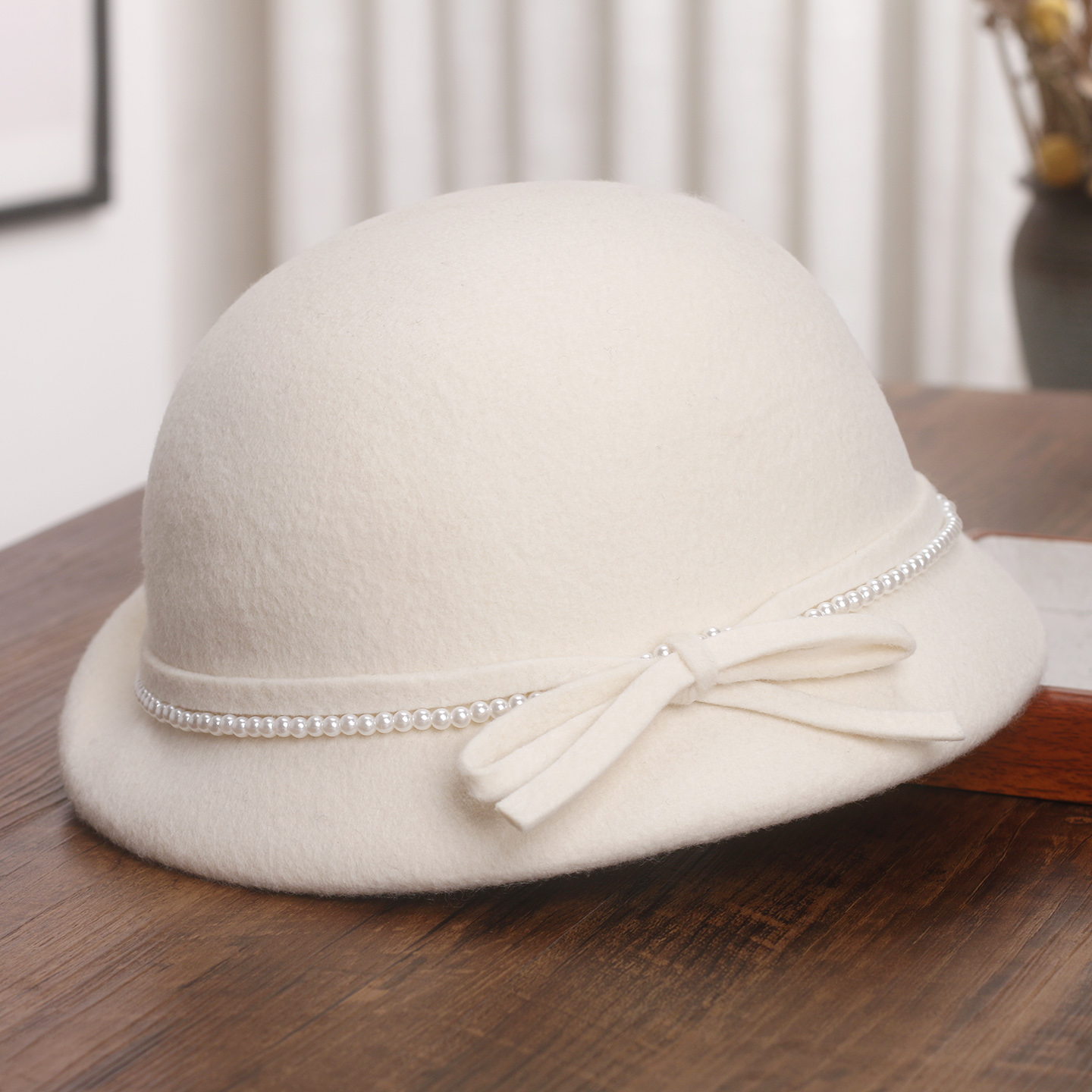 法式优雅珍珠蝴蝶结羊毛呢渔夫帽女秋冬赫本风盆帽千金卷边小礼帽