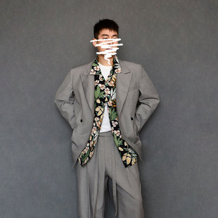灰色设计感小众冷淡系西装 高级感西服痞帅炸街西海岸oversize外套