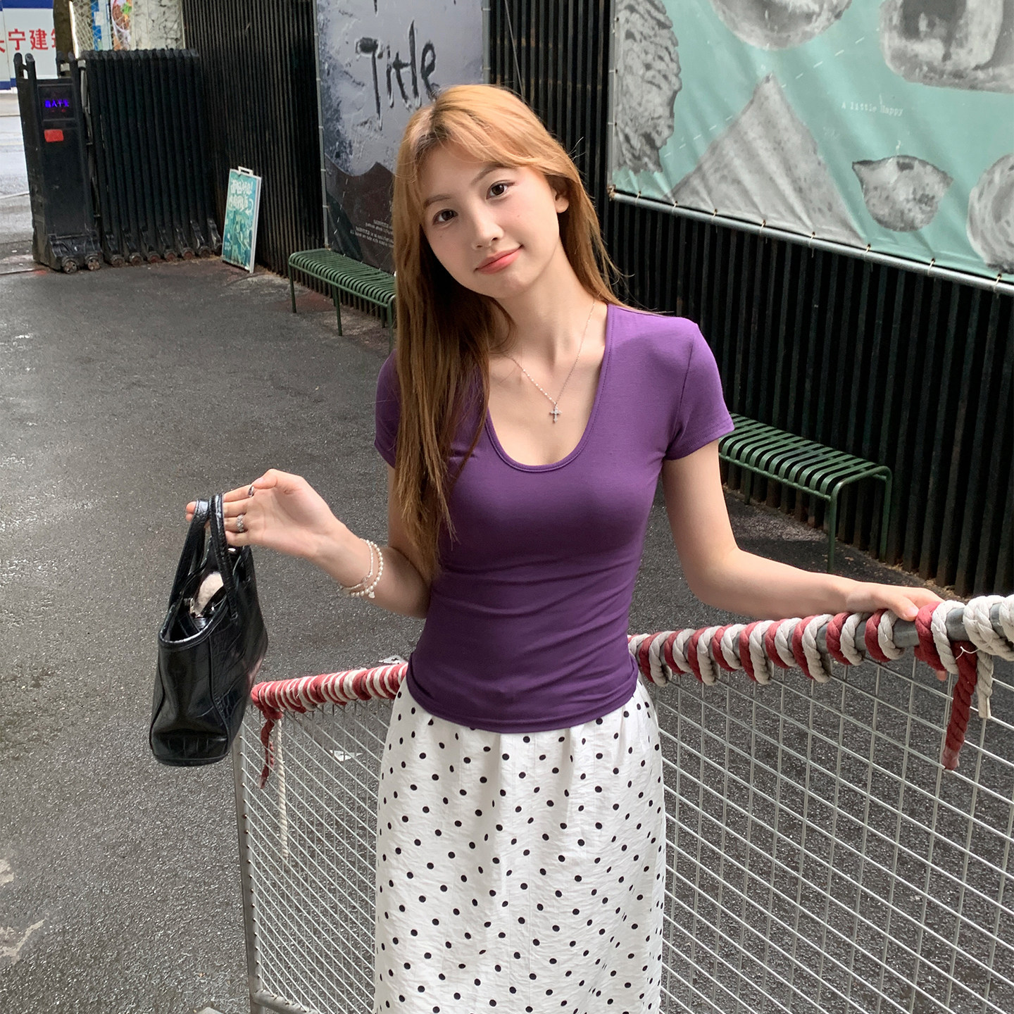 紫色U领短袖T恤女夏季显瘦