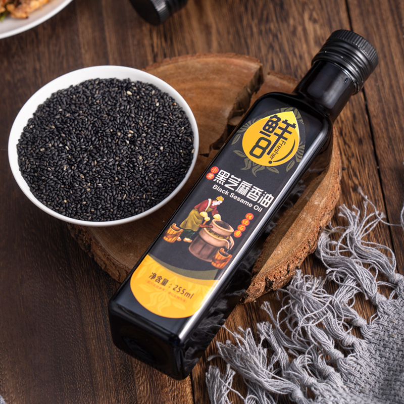 鲜8食品小磨黑芝麻香油255ml*1瓶火锅油碟蘸料营养凉拌菜面和馅,粮油调味/速食/干货/烘焙,香油,淘宝优惠券,粉丝福利购,淘宝优惠卷
