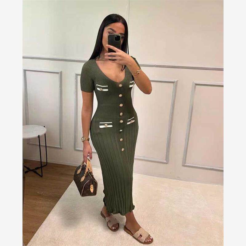 短袖V领修身显瘦连衣裙 Short Sleeve V-neck Slimming Dress