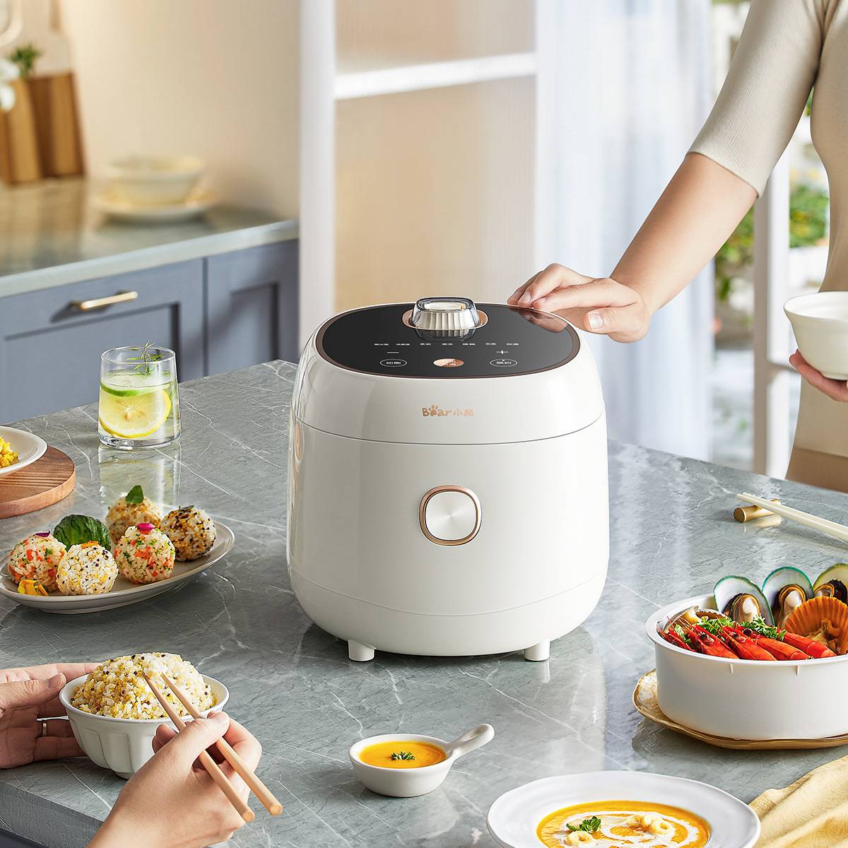 官方正品小熊电饭煲DFB-B40Z9家用电饭锅4升杂粮大火力炫彩触控屏