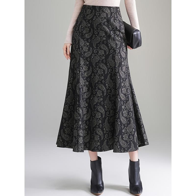 印花鱼尾半身裙女2025秋冬新款覆古显瘦包臀裙时尚高腰中长款裙子