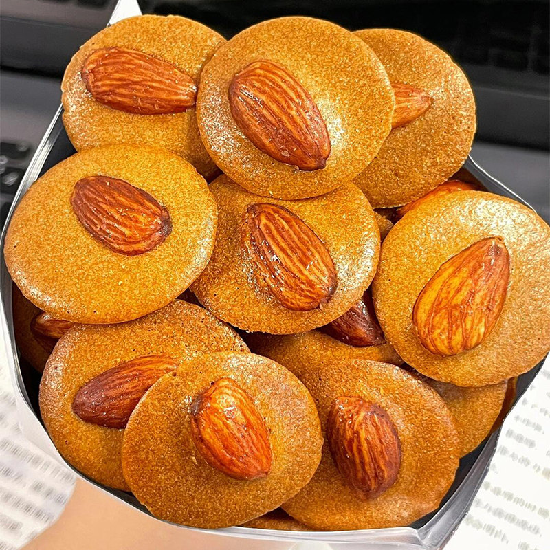 浓香酥脆！坚果小脆饼巴旦木红枣山药薄脆饼干可可脆片好吃小零食