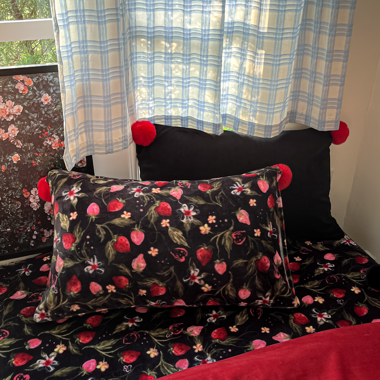 法式复古红色花卉牛奶绒枕套