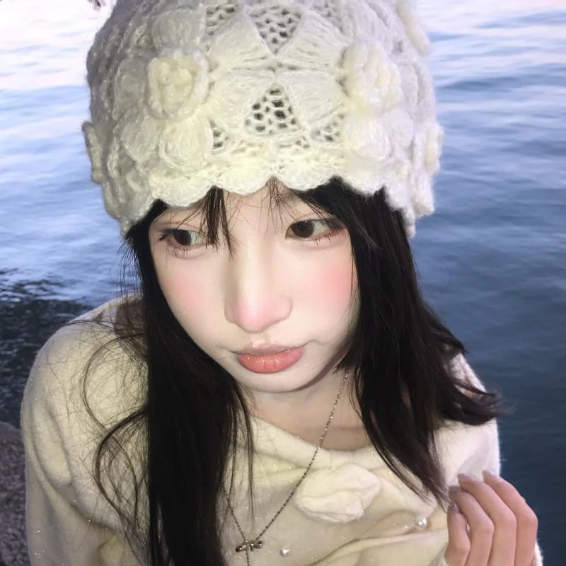 河边白花~纯欲手工钩花韩版花朵减龄针织毛线包头帽女镂空冷帽春