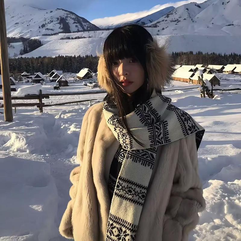 两面戴费尔岛风黑白双色提花围巾