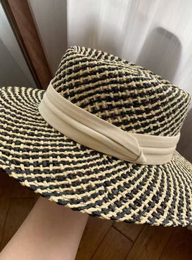 法式高级感纸草棉麻织带老钱风草帽出游旅行平顶黑白拼色遮阳帽