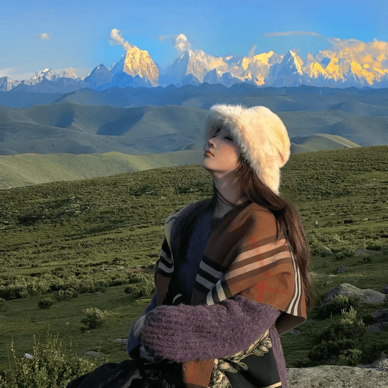 日照金山鱼子西户外旅游毛茸茸帽