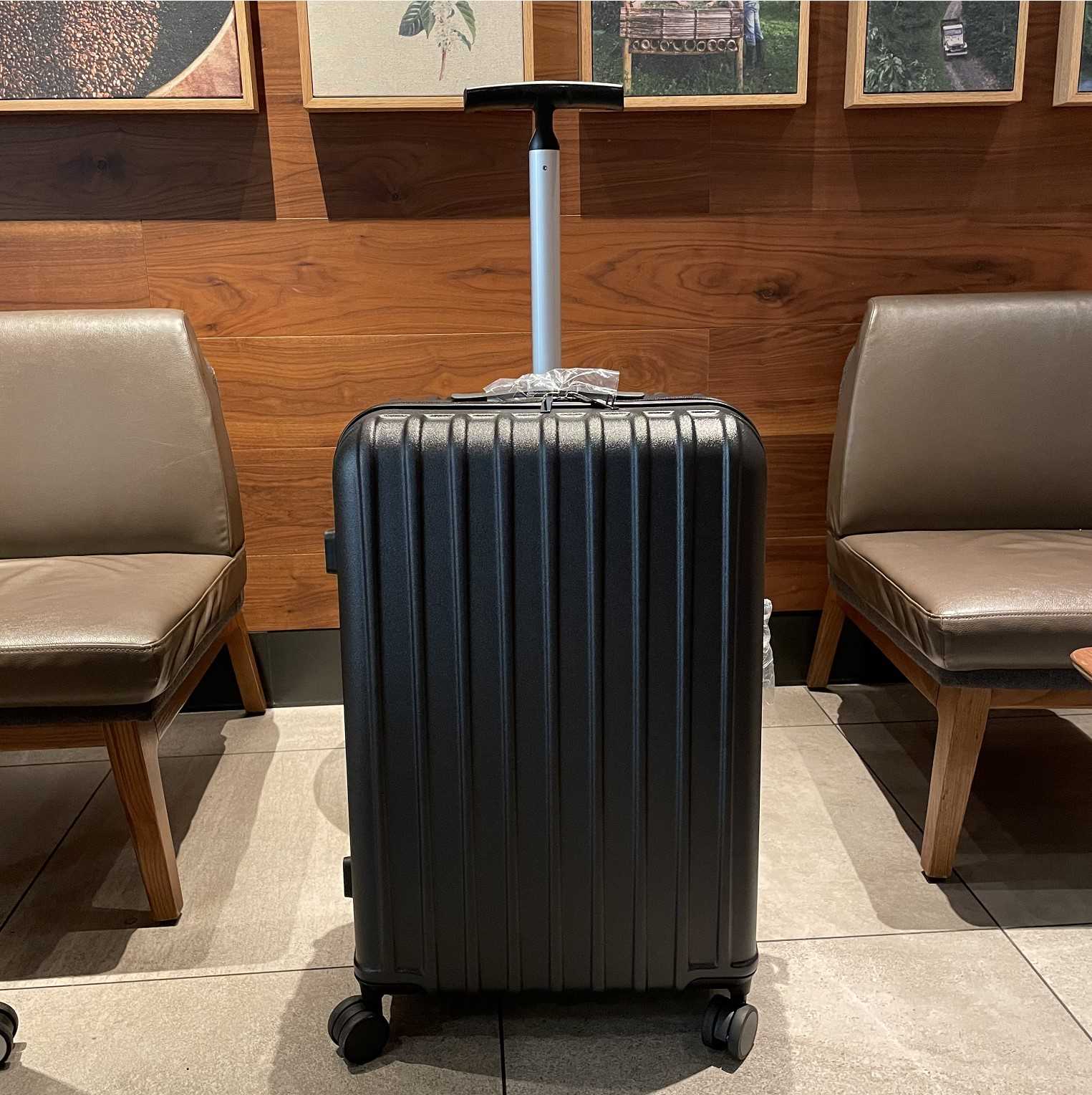正品外贸出口日本超轻耐摔行李箱女拉杆箱防刮纯pc扩展密码旅行箱_虎窝淘