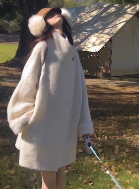 2025冬季新款韩系洋气减龄赫本风中长款白色一粒扣立领毛呢外套女