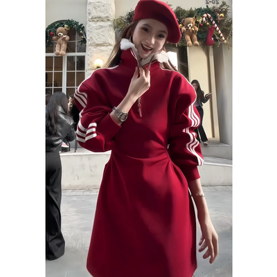 短款红色毛绒立领褶皱款连衣裙女