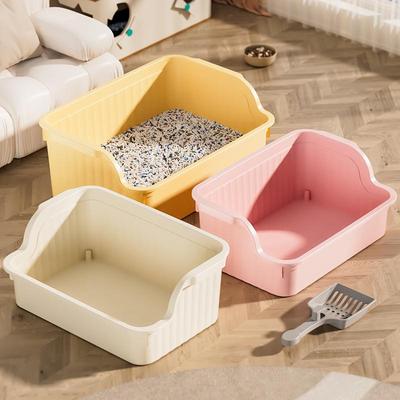 Large open cat litter box, splash-proof, with a cat litter s