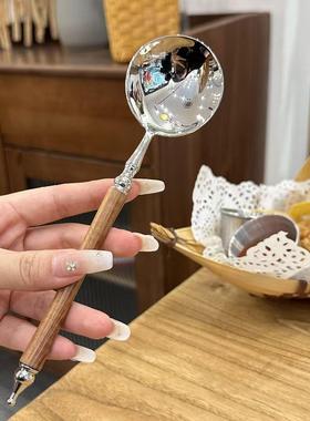 Influencer-style imitation rosewood round spoon made of stai