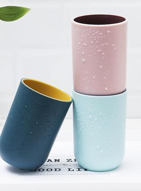 Fresh and Minimalist Two-Tone Mouthwash Cup, Couples Toothbr