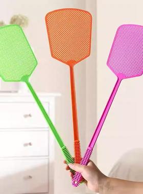 Durable long-handled fly swatter, traditional household fly