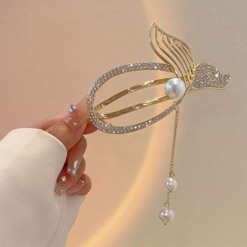 水钻鱼尾扭扭夹高J感金属抓夹网红发夹后脑勺女式甜美时尚青蛙扣