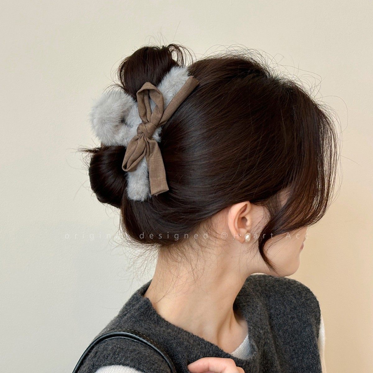 韩系蝴蝶结毛绒抓夹女后脑勺盘发大号鲨鱼夹秋冬时尚百搭发夹头饰,饰品/流行首饰/时尚饰品新,民族风发饰,淘宝优惠券,粉丝福利购,淘宝优惠卷