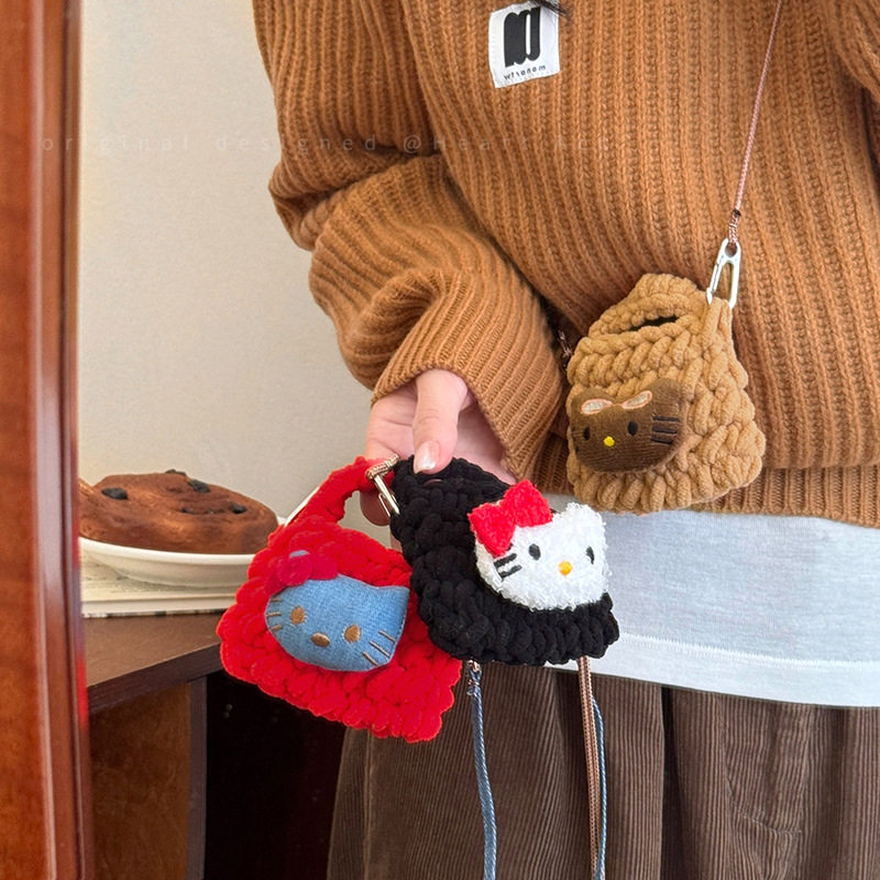 真的好配！编织毛线KT猫斜跨包女秋冬长款迷你耳机零钱包项链配饰,饰品/流行首饰/时尚饰品新,项链,淘宝优惠券,粉丝福利购,淘宝优惠卷