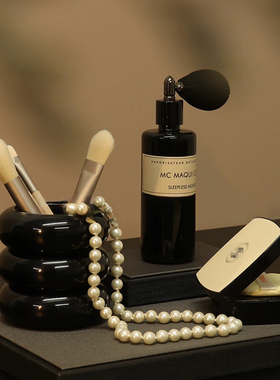 轻奢高端展厅样板间梳妆台化妆桌赫本风软装摆件化妆刷套装收纳