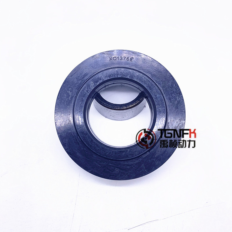 收割机导向轮油封