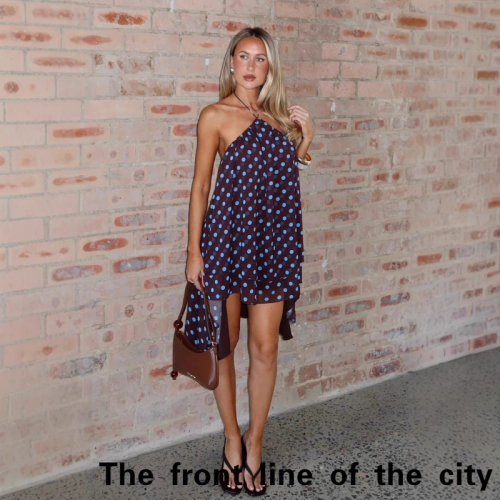 Fashionablesexysplitvacationme