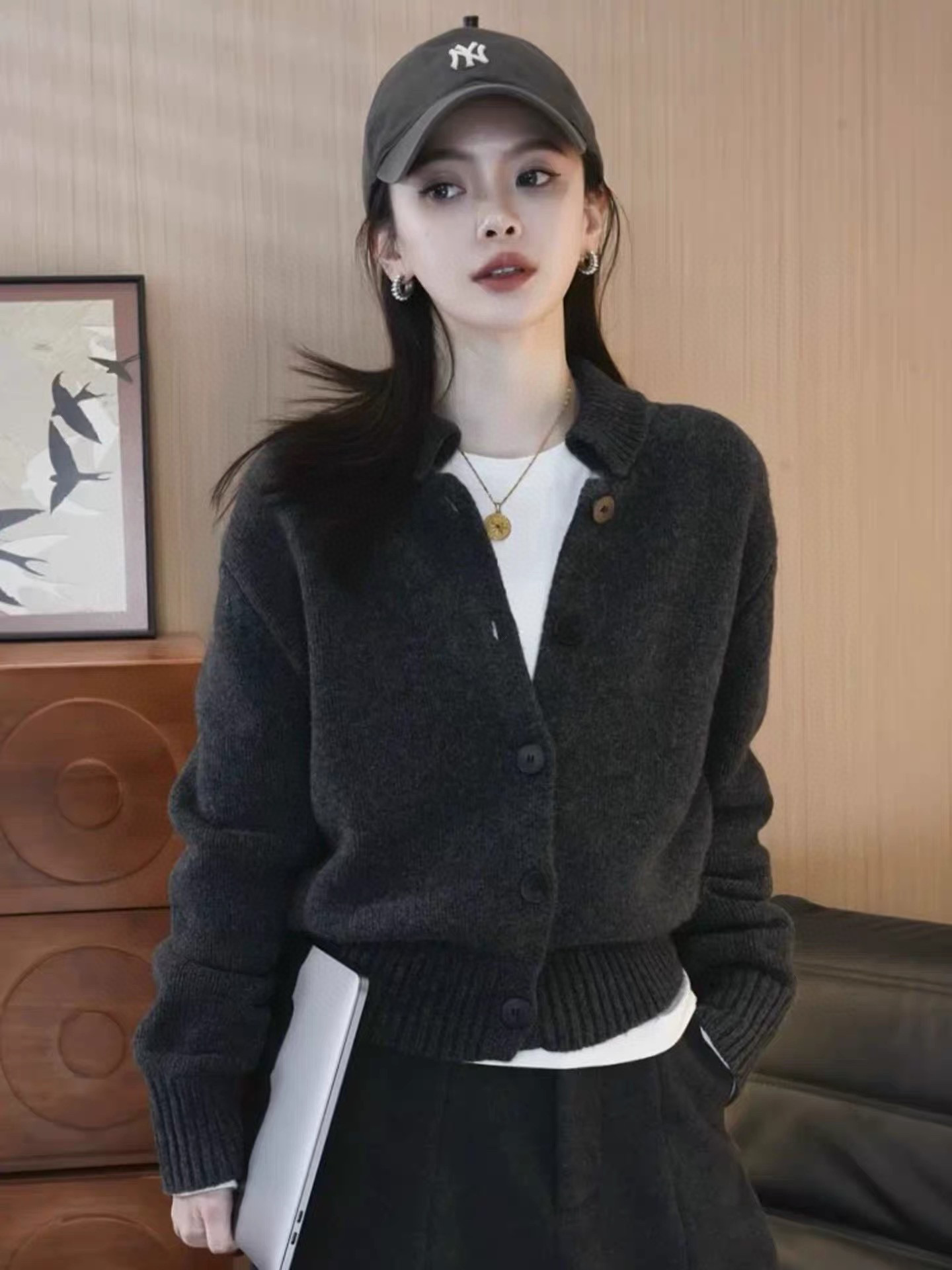 慵懒高级感短款毛衣开衫外套女款2025新款爆款秋冬黑色针织衫上衣