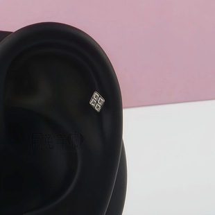 F136钛合金镶钻迷你菱形耳钉5AM0.9内螺旋甜美耳骨耳垂钉日韩风