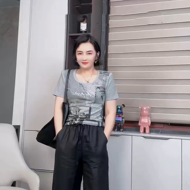 设计感百搭显瘦直筒阔腿裤