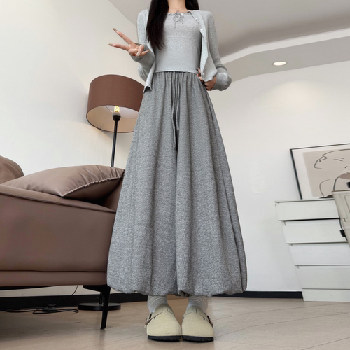 灯笼花苞裙裤女秋季2026新款高腰宽松垂坠感休闲糯米阔腿蓬蓬裙裤
