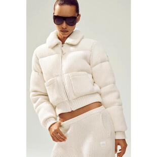 代购ALO YOGA女士羽绒夹克保暖性强轻盈舒适抗寒保暖柔软贴身