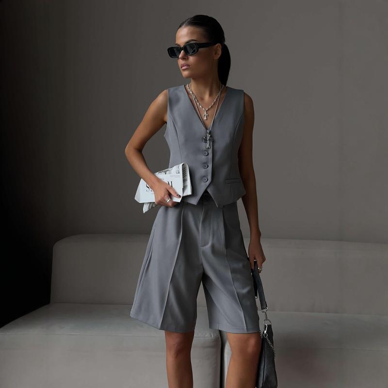 Vest shorts suit set 法式V领无袖马甲背心高腰直筒西装短裤套装