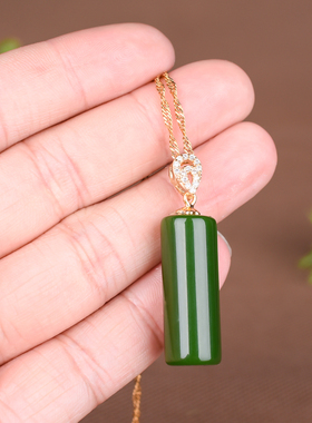 新疆和田玉碧玉吊坠时尚女款碧玉圆柱项链锁骨链玉佩玉坠毛衣链