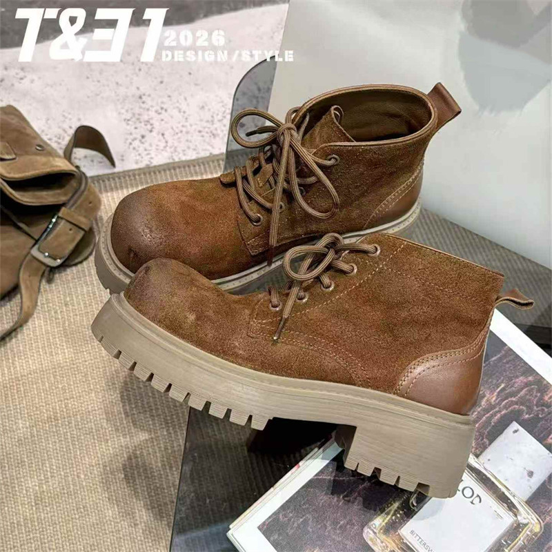 T31女鞋2026秋季新款马丁靴厚底英伦风系带短筒磨砂皮短靴擦色
