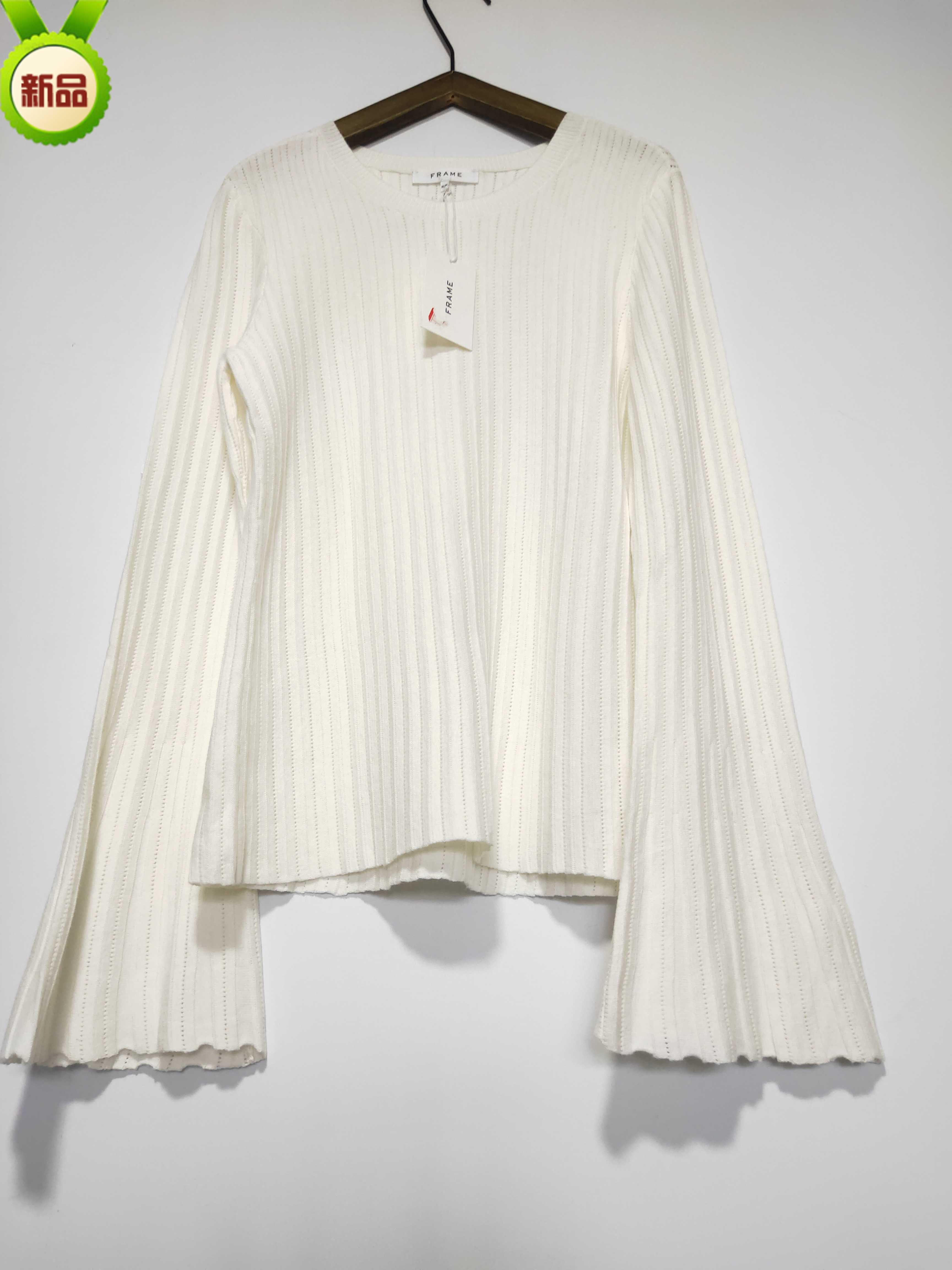 春季白色喇叭袖圆领套头百搭上衣