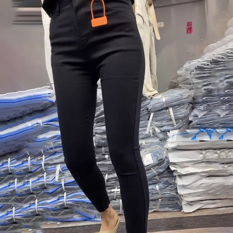 黑色高腰毛边小脚牛仔裤女2024秋冬季新款显瘦弹力加绒简约铅笔裤
