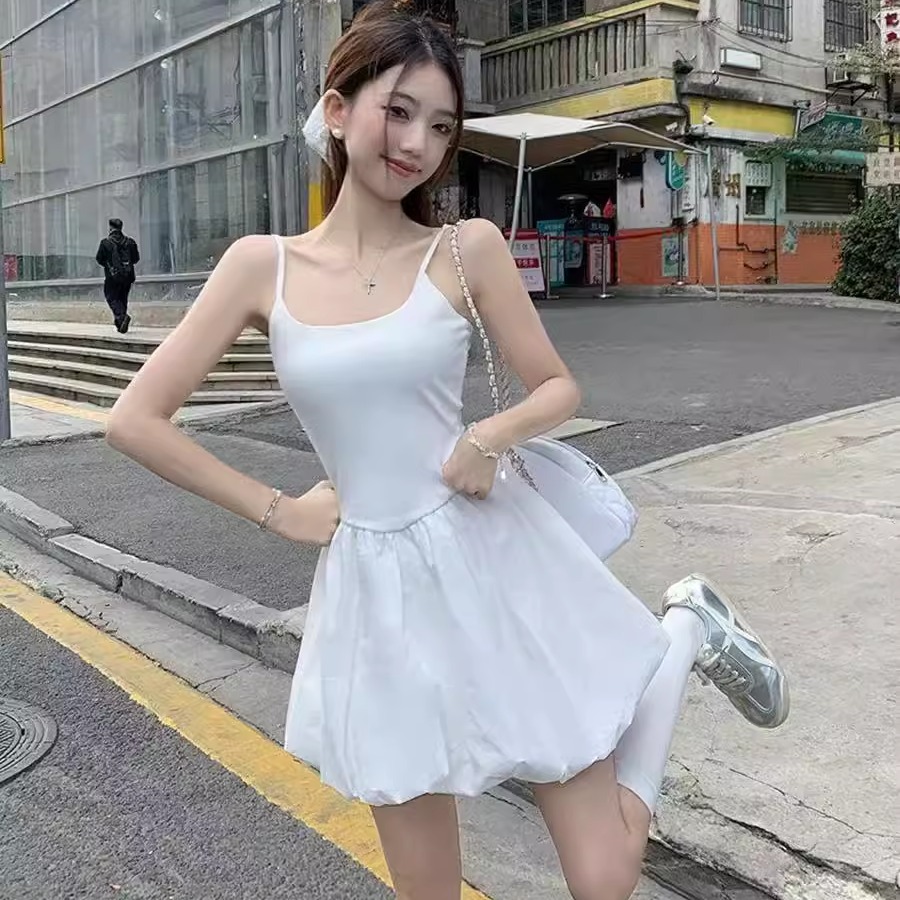 法式芭蕾短裙度假白色吊带连衣裙子女夏季2025新款蓬蓬花苞公主裙