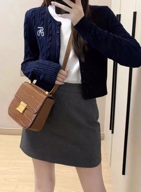 小个子穿搭早秋套装女秋装搭配一整套针织开衫灰色半身短裙三件套