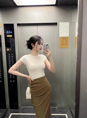 针织T恤包臀半身裙两件套装女夏季高级感纯欲风气质网红辣妹穿搭
