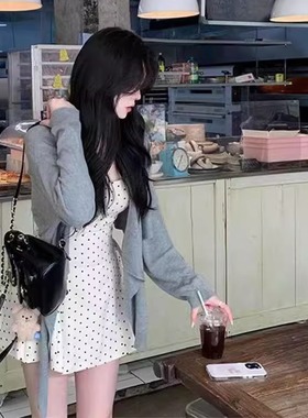 法式白色miu系波点吊带连衣裙子女夏季2025新款初恋清纯收腰短裙