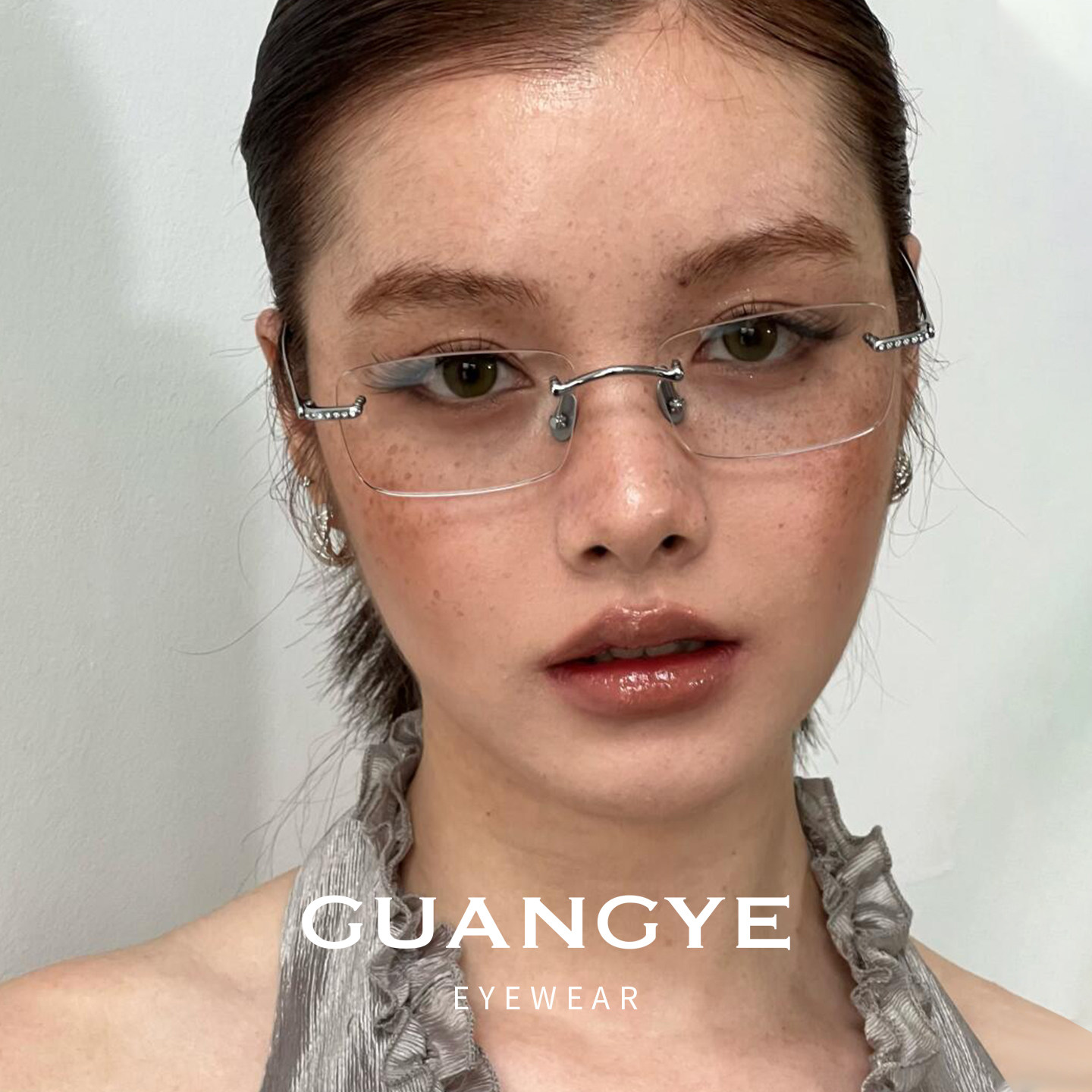 纯欲超轻无边框眼镜女近视可配度数防蓝光无框镶钻小方款眼镜钛架