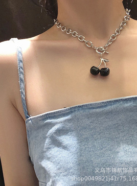 王少女同款黑色樱桃项链女潮ins嘻哈钛钢锁骨链冷淡风配饰Choker