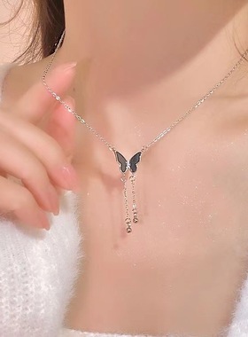 ins网红同款纯欲天菜黑色流苏蝴蝶吊坠毛衣项链轻奢小众锁骨链女