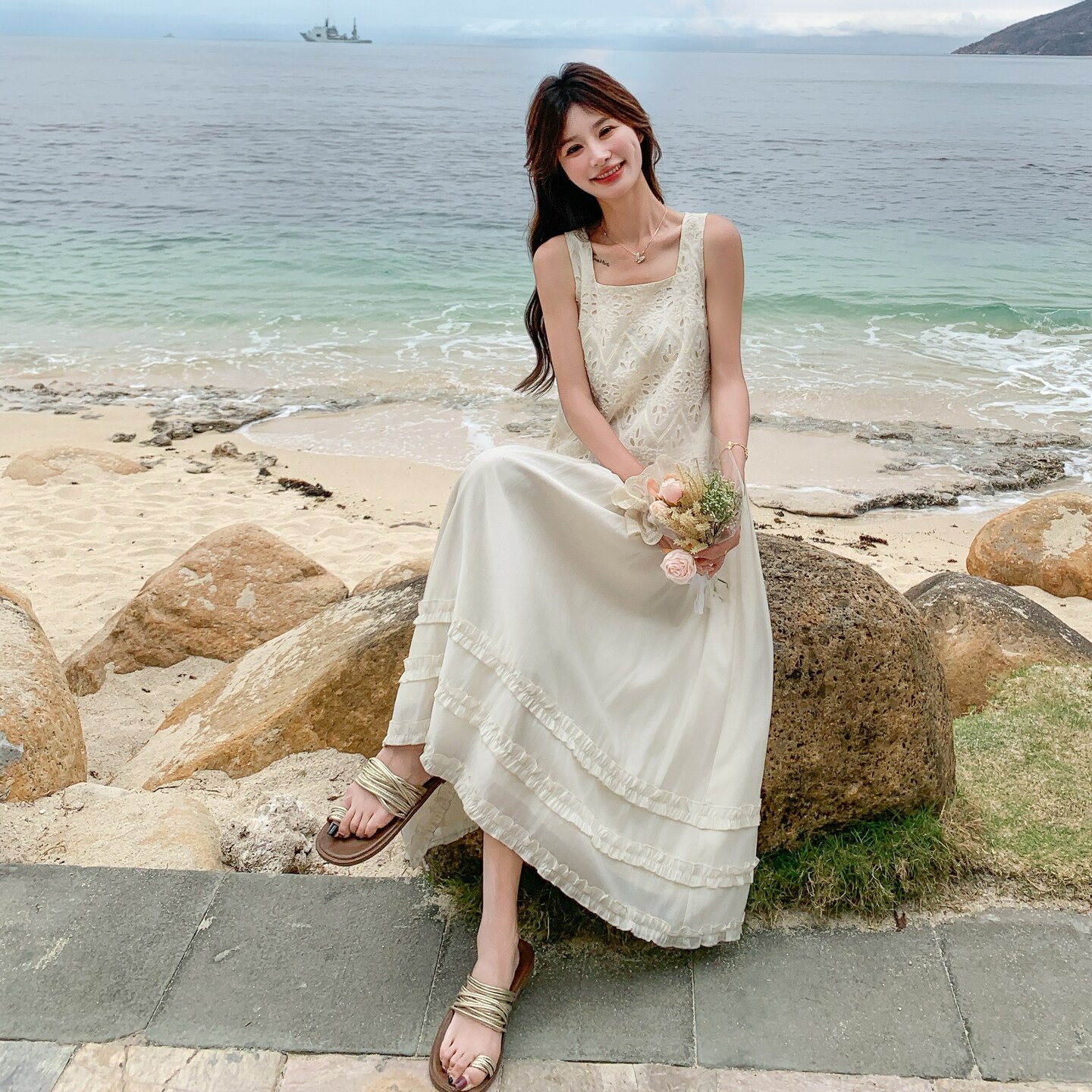 清纯系松弛感白色无袖背心连衣裙女夏温柔风独特绝美度假连身长裙,女装连衣裙,浙宝157（原165A）