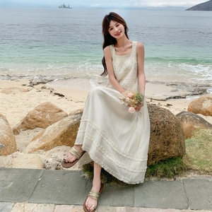 清纯系松弛感白色无袖背心连衣裙女夏温柔风独特绝美度假连身长裙图片