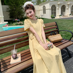 法式设计感简约泡泡袖显瘦连衣裙女2025夏季时髦高级感优雅长裙潮图片