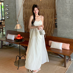 甜美度假风蕾丝拼接吊带连衣裙女夏2025新款超仙洋气显瘦爆款长裙图片