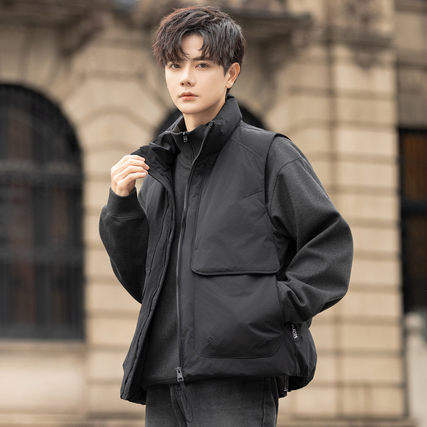 2025冬季男士潮牌休闲立领工装羽绒马甲青年时尚保暖外穿坎肩背心
