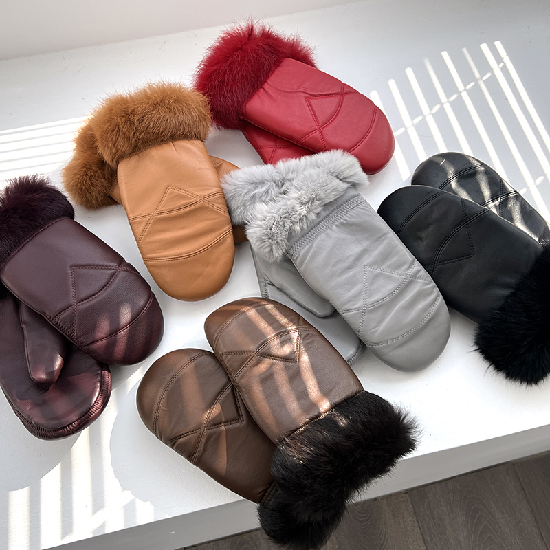 绵羊皮电动车手套女冬天加厚加绒防风保暖兔毛口可爱骑车连指手套